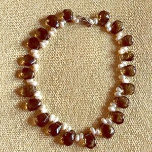 Jewelry - Beautiful quartz and freshwater pearl necklace Jewelry - Beautiful quartz and freshwater pearl necklace